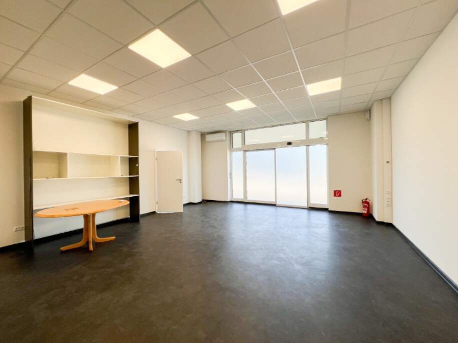 Innenansicht Büro Ausstellung - Immobilienmakler Dresden, Chemnitz, Leipzig