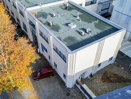 Kleines Bürohaus mit rund 300 m² und AUßenbereich in zentraler Lage zur Miete!
