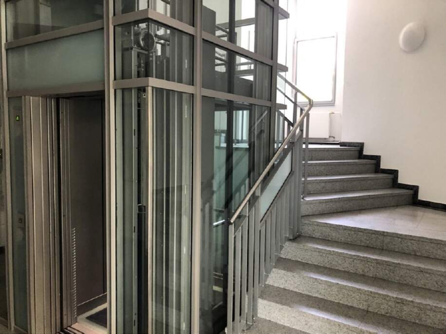 Aufzug Treppenhaus