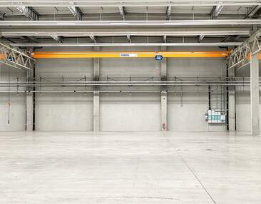 Direkt an der A4 & A14 | ca. 6.900 m² Produktionshalle mit 8 t Krananlagen & 4 Toren zur Miete