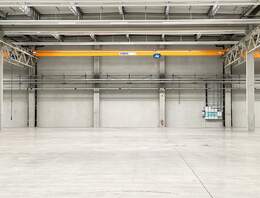 Direkt an der A4 & A14 | ca. 6.900 m² Produktionshalle mit 8 t Krananlagen & 4 Toren zur Miete