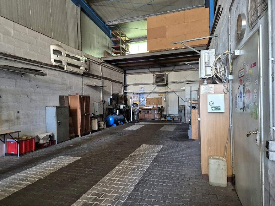 Werkstatt mit Grube