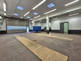 547 m² Hallenfläche in Autobahnnähe mit Rolltor | Kesselsdorf bei Dresden!