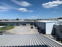 Vielseitige Hallenflächen zur Miete | Rund 2.500 m², teilbar ab 900 m² unweit der A4 zur Miete!