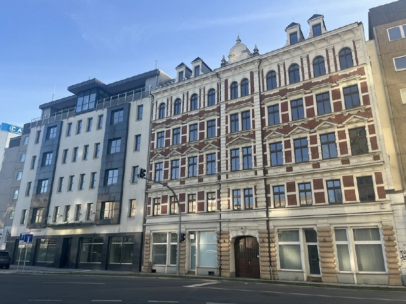 Neues Hauptquartier - Bürohaus - Bankgebäude in Chemnitz mieten oder kaufen