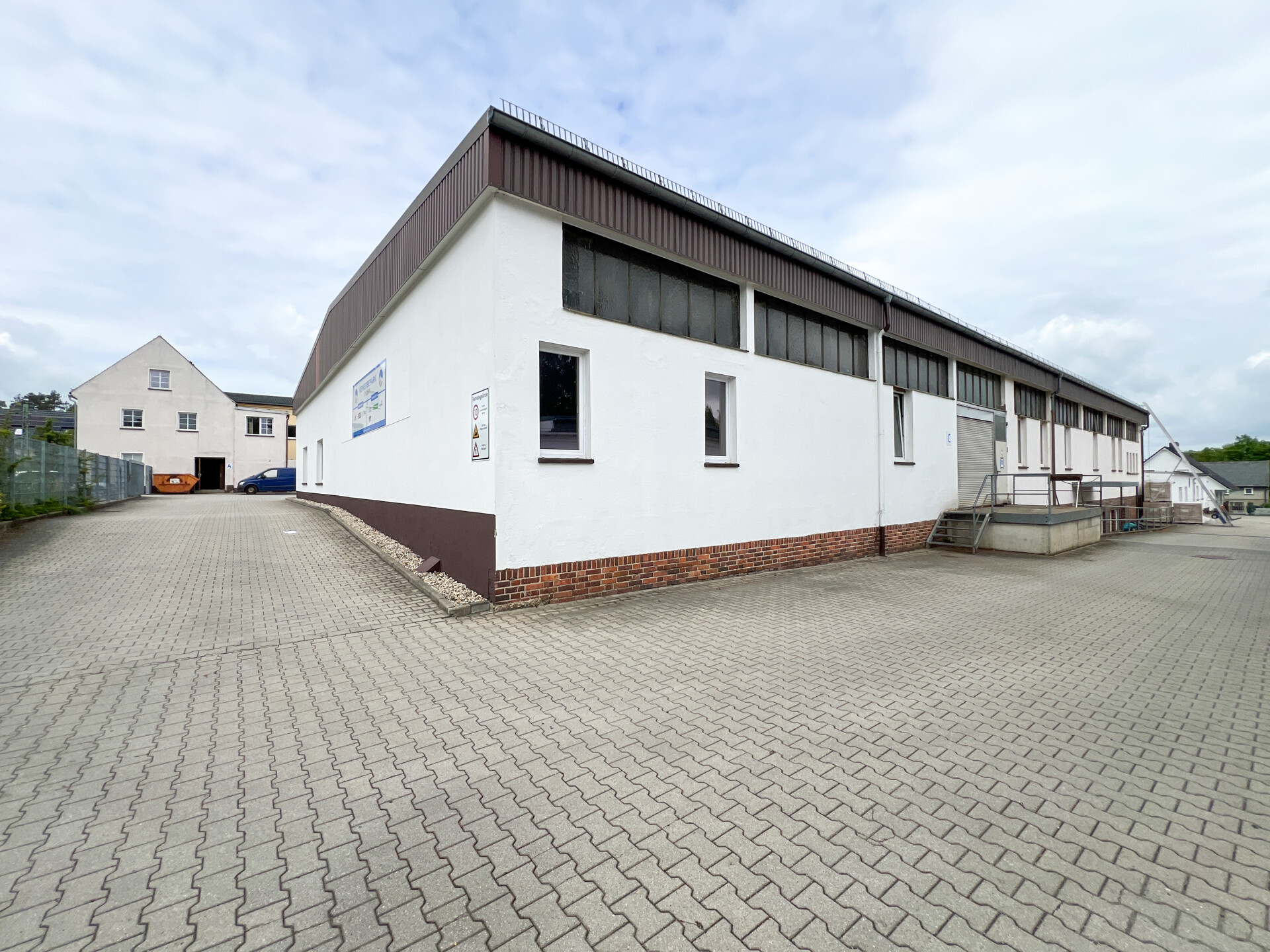 Beste Verkehrsanbindung | Halle (C) für Produktion, Lager, Werkstatt und Garage in Ohorn zur Miete