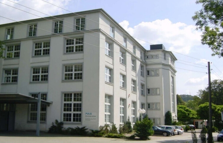 kleines  Büro mit Miniküche in Chemnitz Einsiedel zur MIETE - mietfrei Zeit -